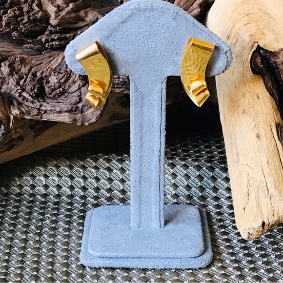 Vintage MCM Costume Gold Tone Geometric Shape Screw Back 1” Earrings - Picture 2 of 12